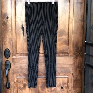 Who What Wear Black/White Pinstripe Skinny Pants